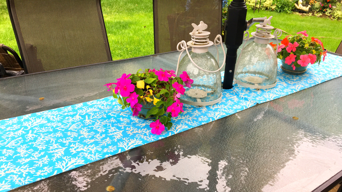 OUTDOOR TABLE RUNNER