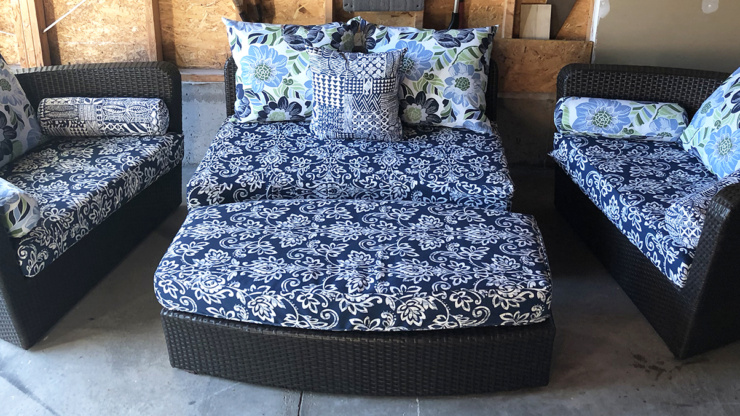 OUTDOOR CUSHION SET